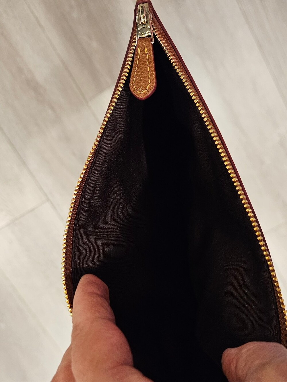Coach New York Zip Pouch Brown Crossgrain Leather - Picture 5 of 7